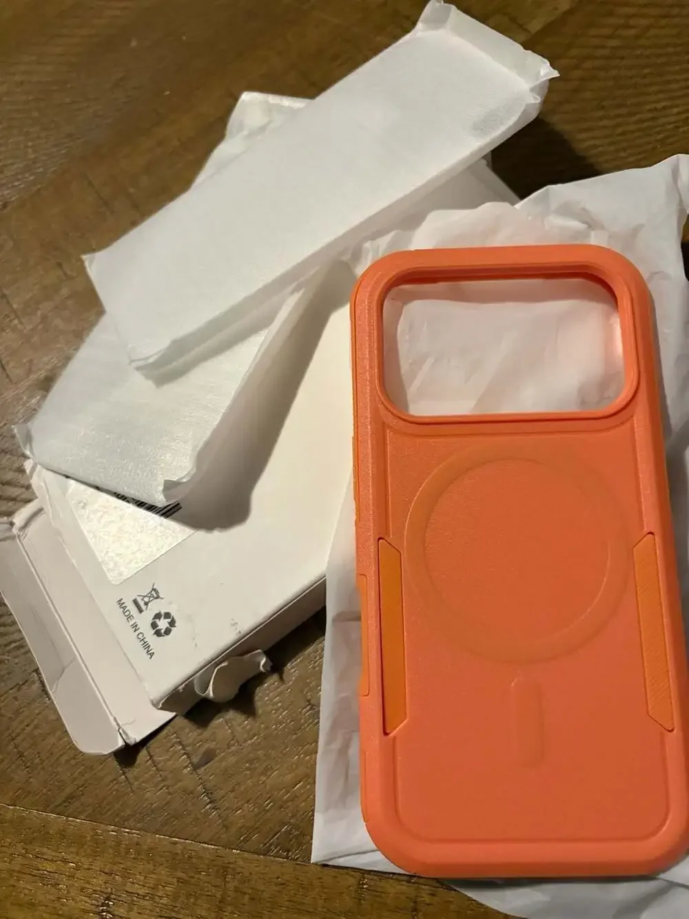 Zuodeirri Magnetic Shock Protective Case for iPhone 17 Pro/ 2 screen protectors